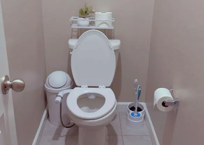 New Spacious 4-bedroom House In Charming With Wifi, Ac