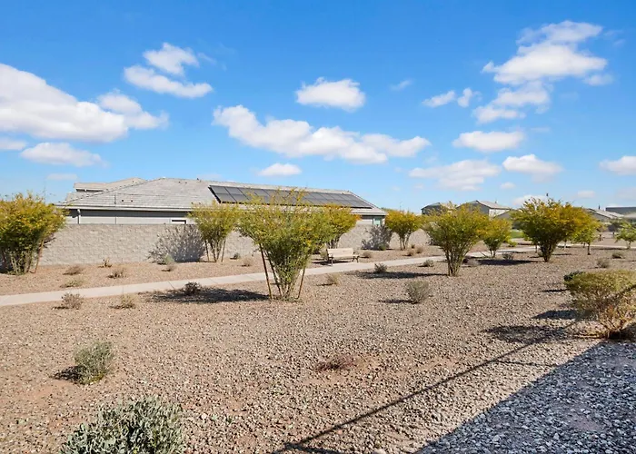Holiday home New Spacious 4-bedroom House In Charming With Wifi, Ac Phoenix