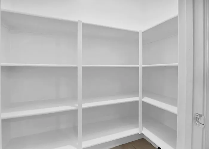 New Spacious 4-bedroom House In Charming With Wifi, Ac *